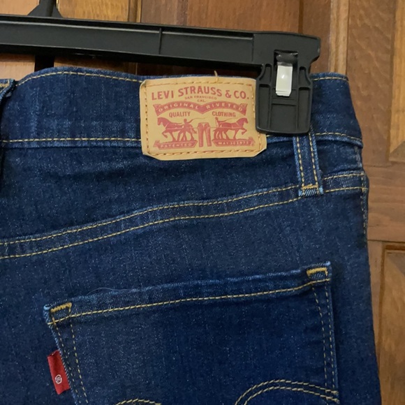 Levi 720 High rise Skinny Blue Jeans. 27 - 32 inseam - Picture 6 of 8